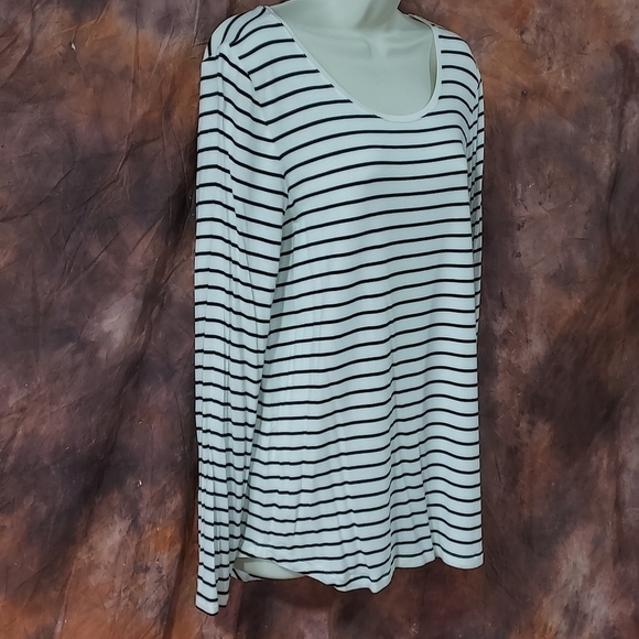 GAP lot of 2 tees long sleeve luxe soft white & black, pink & white stripes M L - Picture 4 of 14